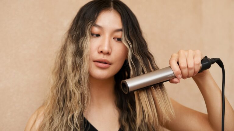 How to Get Rid of Split Ends Without Cutting Hair (2025)